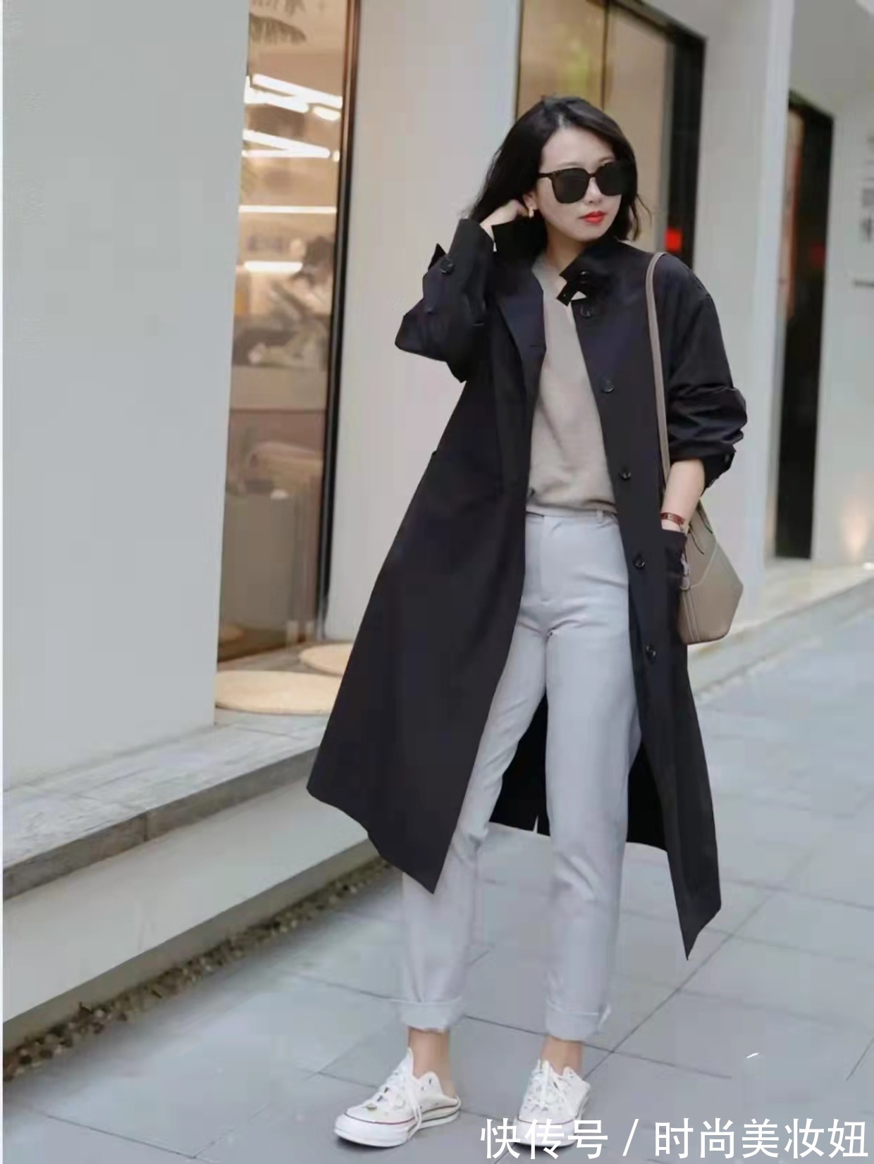 色系 这才是“梨形身材”该有的穿搭,她体重120斤,靠穿搭显瘦又气质