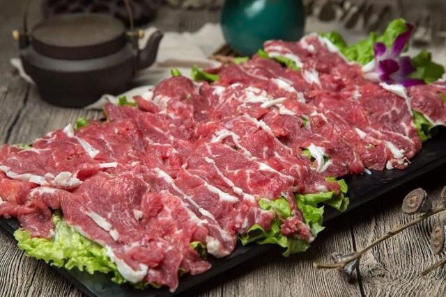 外国|为啥外国牛排一块就饱,中国人吃一大锅还不够难道牛肉有猫腻