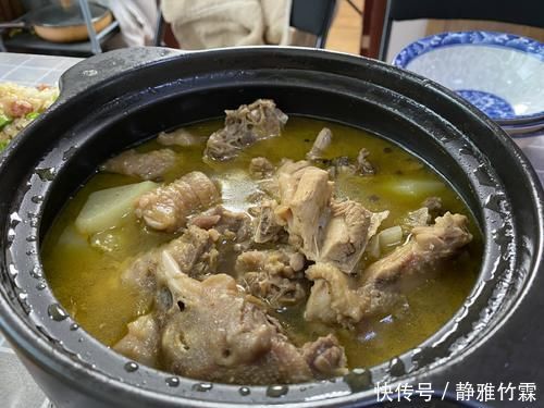 炖鸡时，有人焯水有人直接炖，都不对，教你正确做法，比饭店还香