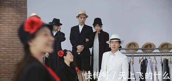 伯爵|从综艺走向演员的张亮：话剧对于我来说是一所表演学校！