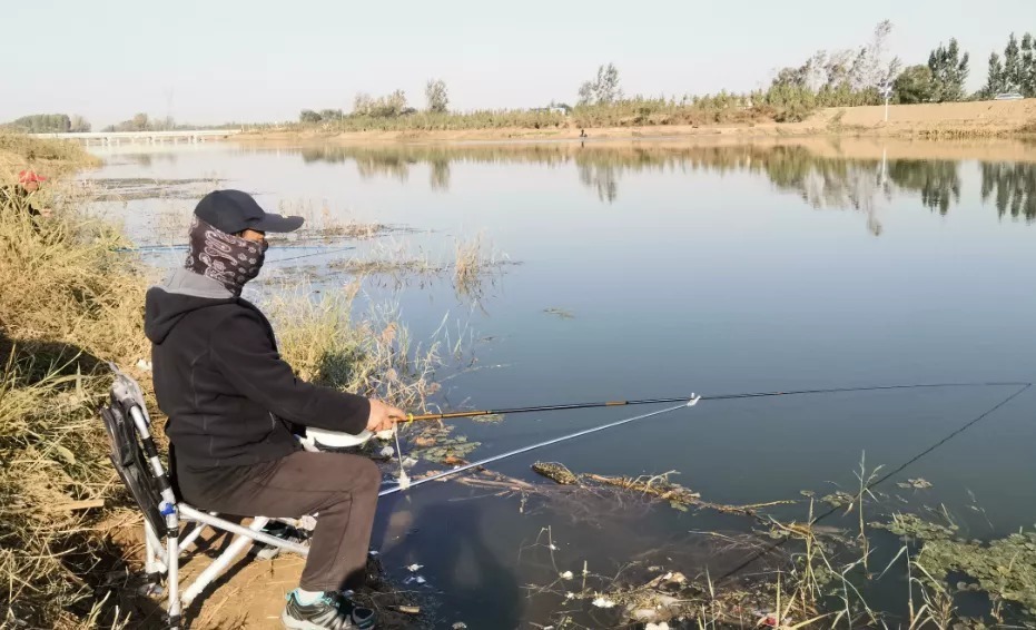 冬天鱼往深水跑,教你一套黄金钓法,多冷都能钓斤鲫