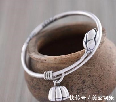 银饰@女人戴镯子金的好还是银的好,以下这几点,看完你就有数了
