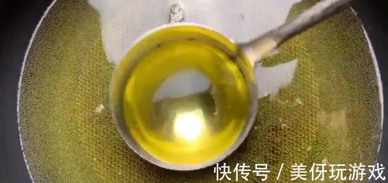 早餐饼最简单的做法，不揉面不发面，香酥诱人咸香适中