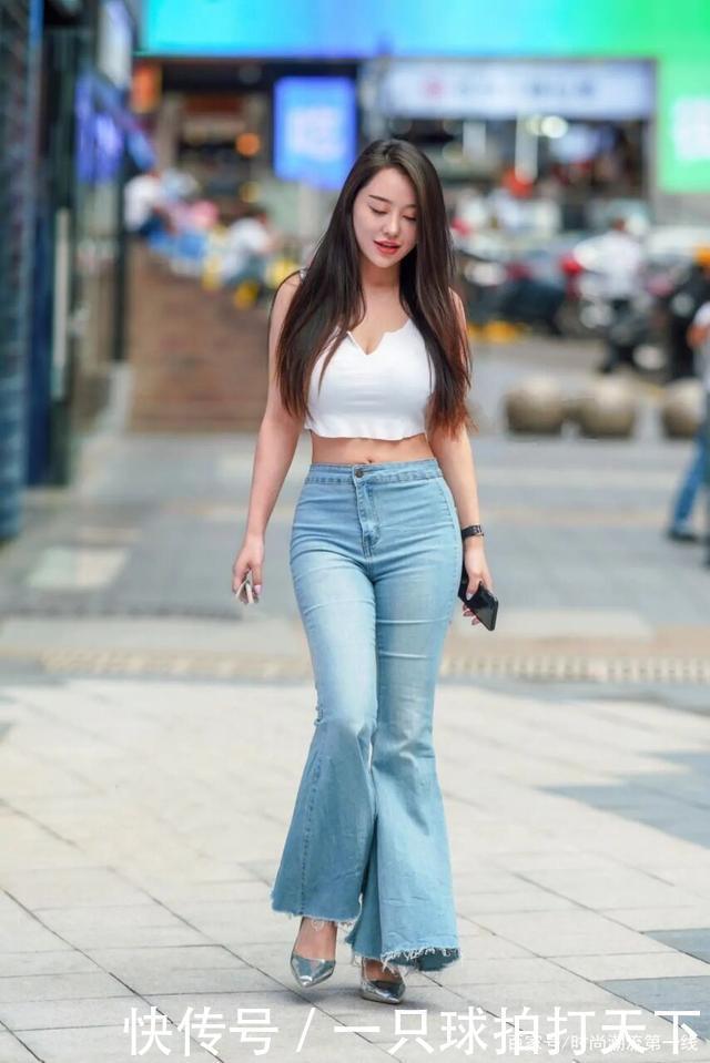 可别小看了“喇叭裤”，“大胯肩宽”就要这么穿，才更有女人味！