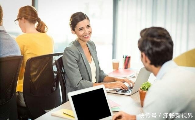 顾客 倾听时要注意的四个细节,做好三个同步,可以让顾客的话题不断