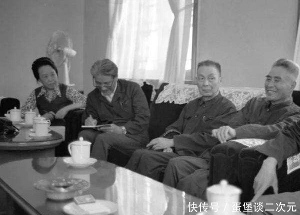 王牌军|他是国民党王牌军军长：被特赦之后，第一件事是向毛主席致敬！