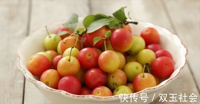 甲状腺激素|天天吃山楂可以消除结节?医生提醒:想要远离结节,不妨常吃3物