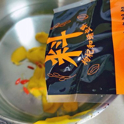 海参菌菇花胶鸡浓汤