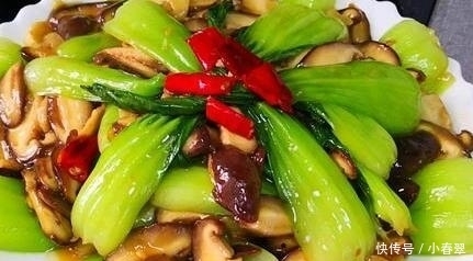 香菇炒油菜不入味?香菇是否要焯水?一个小技巧决定成败