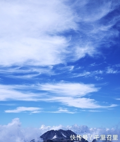 云卷云舒$一切多事浮云,九首有关浮云的诗词,看云卷云舒,风云变幻!