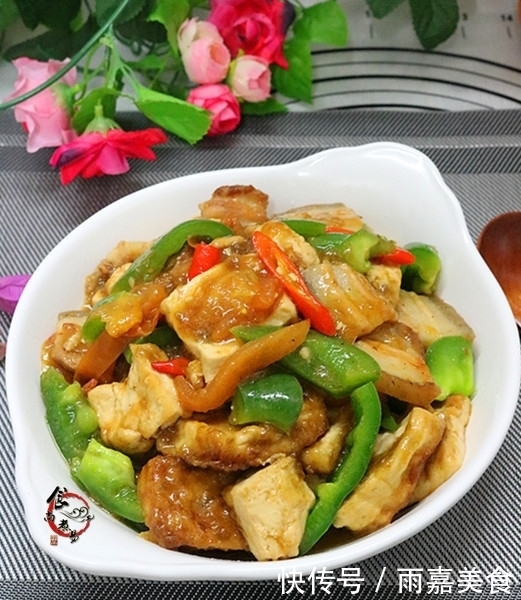 酒店|酒店大厨教我做豆腐，两分钟学会，味道好又实惠，做法接地气