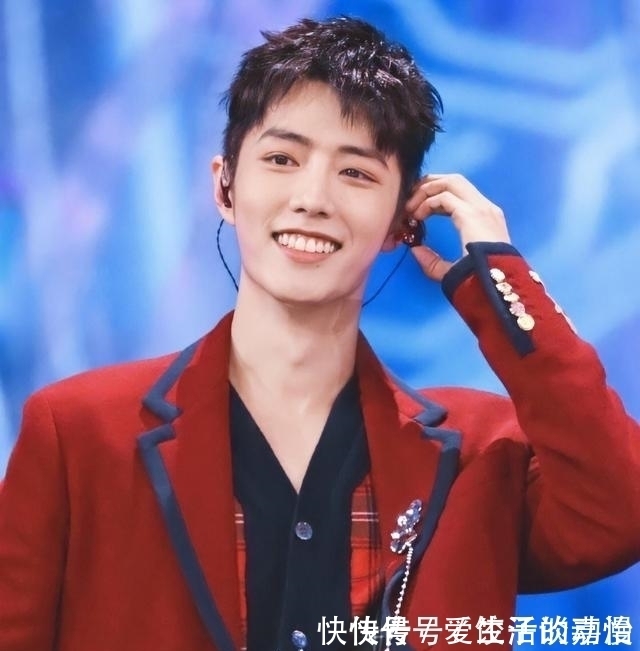 《湖南衛(wèi)視》推薦五位明星“勾唇笑”,肖戰(zhàn)第一個出場,堅(jiān)持不住