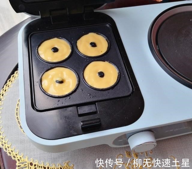 蛋糕|巧克力甜甜圈,蛋糕质地松软香甜!