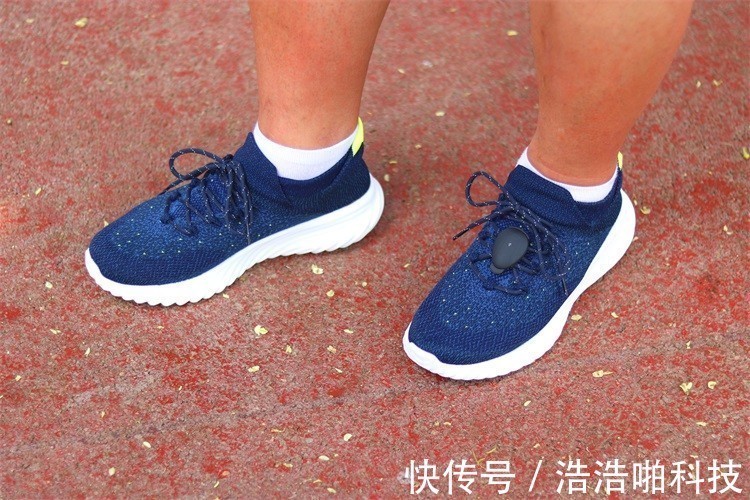 运动版 穿袜套鞋是怎么一种体验呢?网友:这个值得试一试