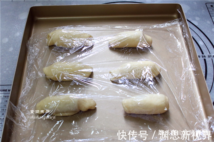 微波炉|此款面包要收好，简单卷一卷，层次分明，香软可口，在家做方便