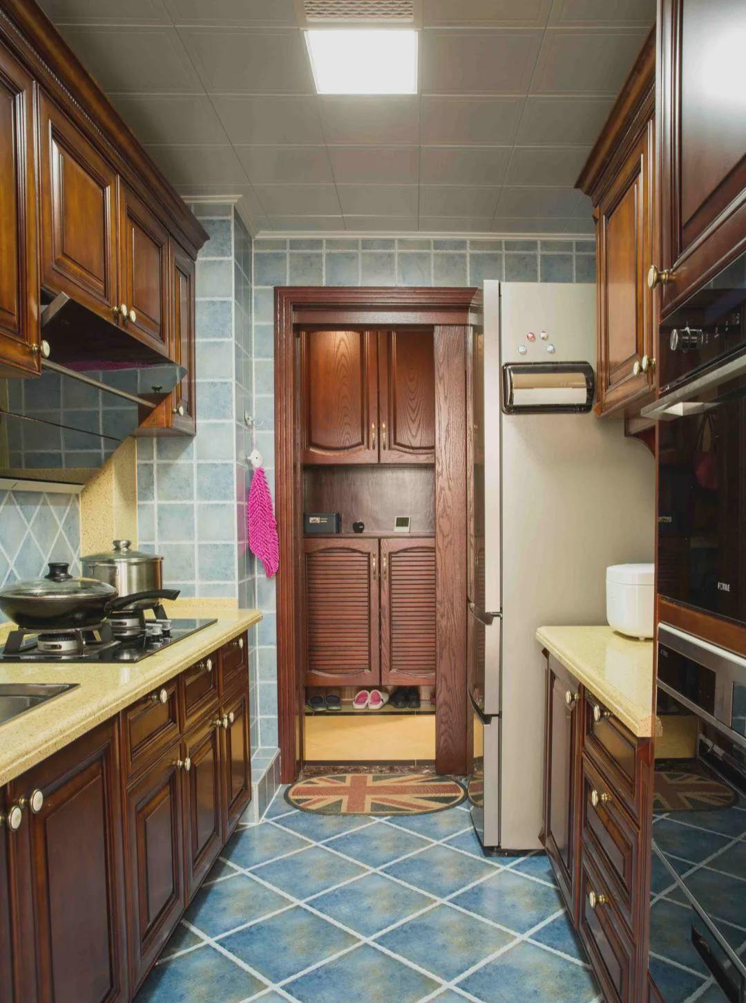 镜面|晒晒120㎡新家,阳台的设计朋友都说好,简单一改就多几排柜子用