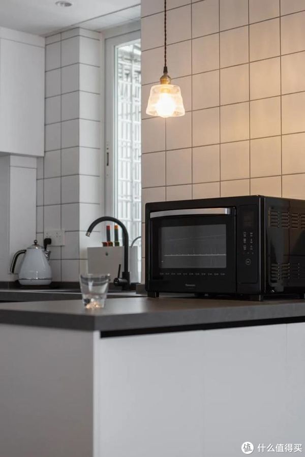 客厅|舍弃客厅,不买茶几!福建90后男主的家,因媲美图书馆而走红网络