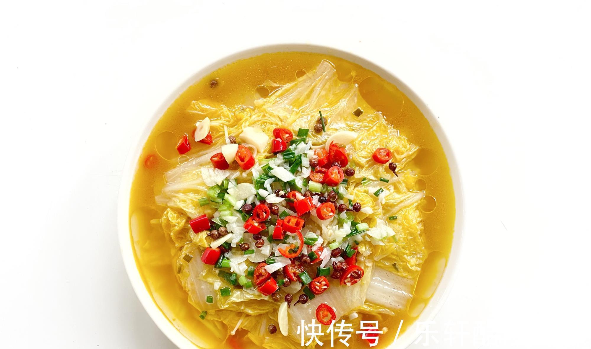 诱人|大白菜这做法绝了，色泽金黄，鲜香诱人，天热这么吃开胃又下饭