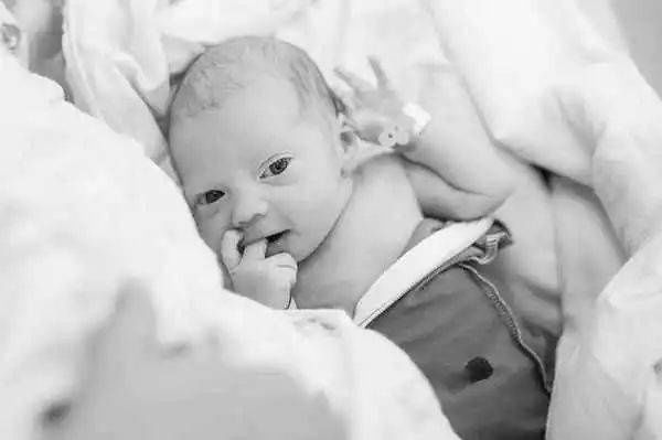 分娩|震撼!实拍产妇分娩全过程,记录新生命诞生的艰辛美好