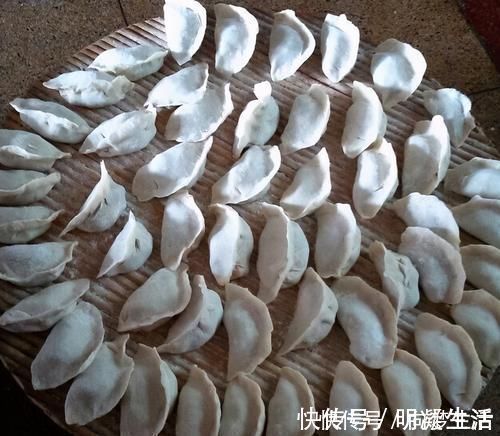 调白菜馅,切碎直接拌馅是大错!多做2步,入味不出水,鲜嫩多汁