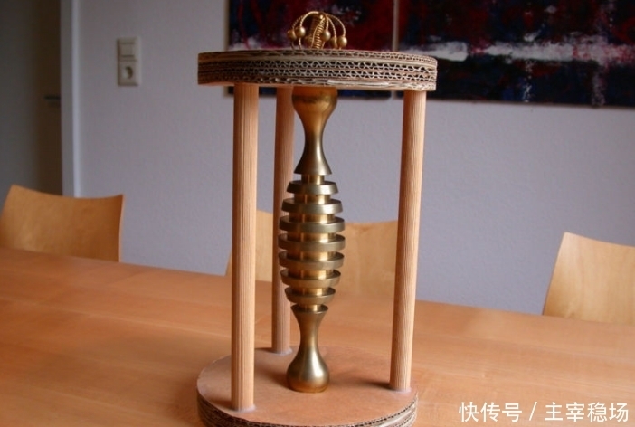 物体|男子古埃及遗址发现的不明金色物体,专家的鉴定却被网友打脸