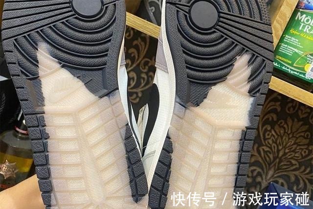 雨鞋 清爽浅色装扮!全新配色「雨鞋」AJ1 实物释出!你打几分!