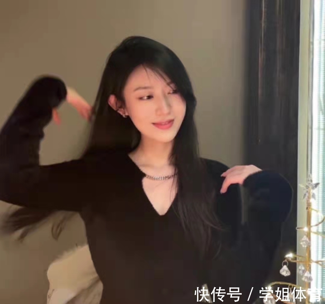 播音系|高诗岩女友现身赛场！张镇麟女友晒新照，两人是大学同学即将毕业