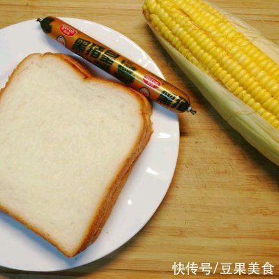 沙拉酱|#一周减脂不重样#秋天颜值爆表的第一片吐司～香肠吐司