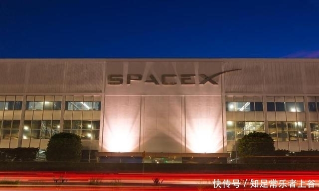 继火星后,SpaceX将把富豪送往月球,将成为新的商业领域