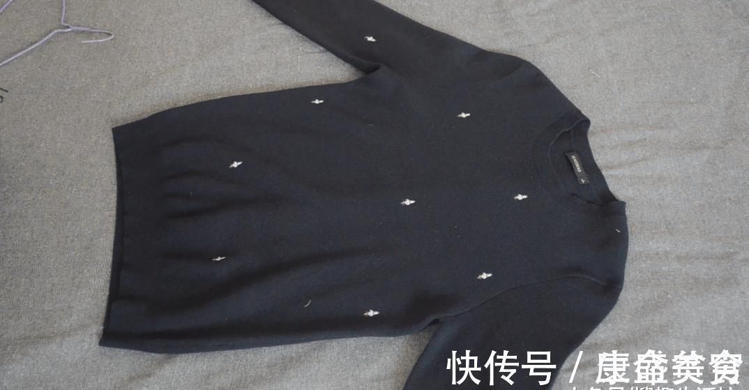 这才是挂毛衣的正确方法, 挂多久肩部都不会变形, 方法简单又实用