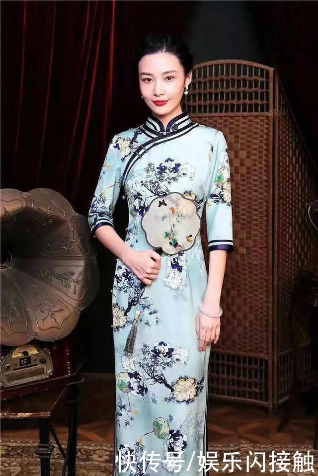 娇艳|旗袍的包裹之下，是东方女人特有的美丽，永远成就着女人的娇艳