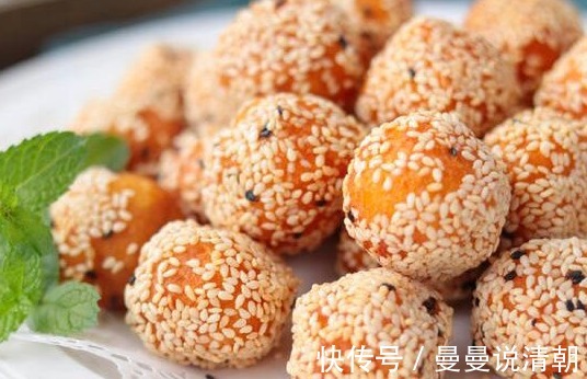 早餐饼新吃法,不放面粉,外焦里嫩,香甜可口,一出锅连吃3个