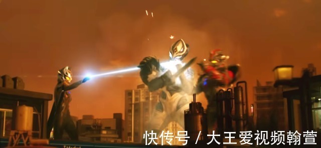 卡姐|特利迦奥特曼卡姐亲自“劝架”,一句话暴露实力,难怪特利迦被虐