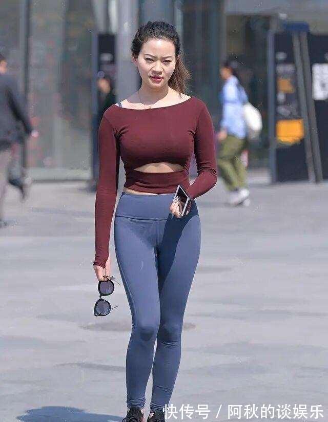 半身裤|凹凸紧致的打底裤美女,让造型显得时髦不单调,颜值过人