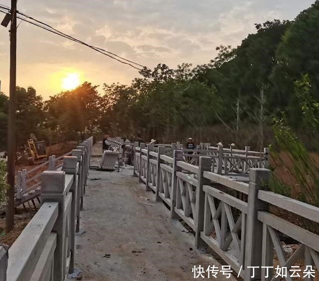 预算|仿古水泥护栏，仿木纹水泥栏杆图片，水泥仿木纹护栏厂家价格预算！