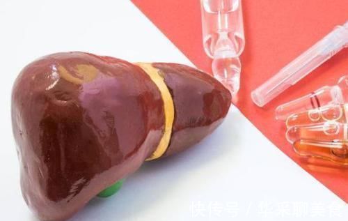 身体|50岁是长寿的关键期,这4处没有“变硬”,值得恭喜,身体还不错