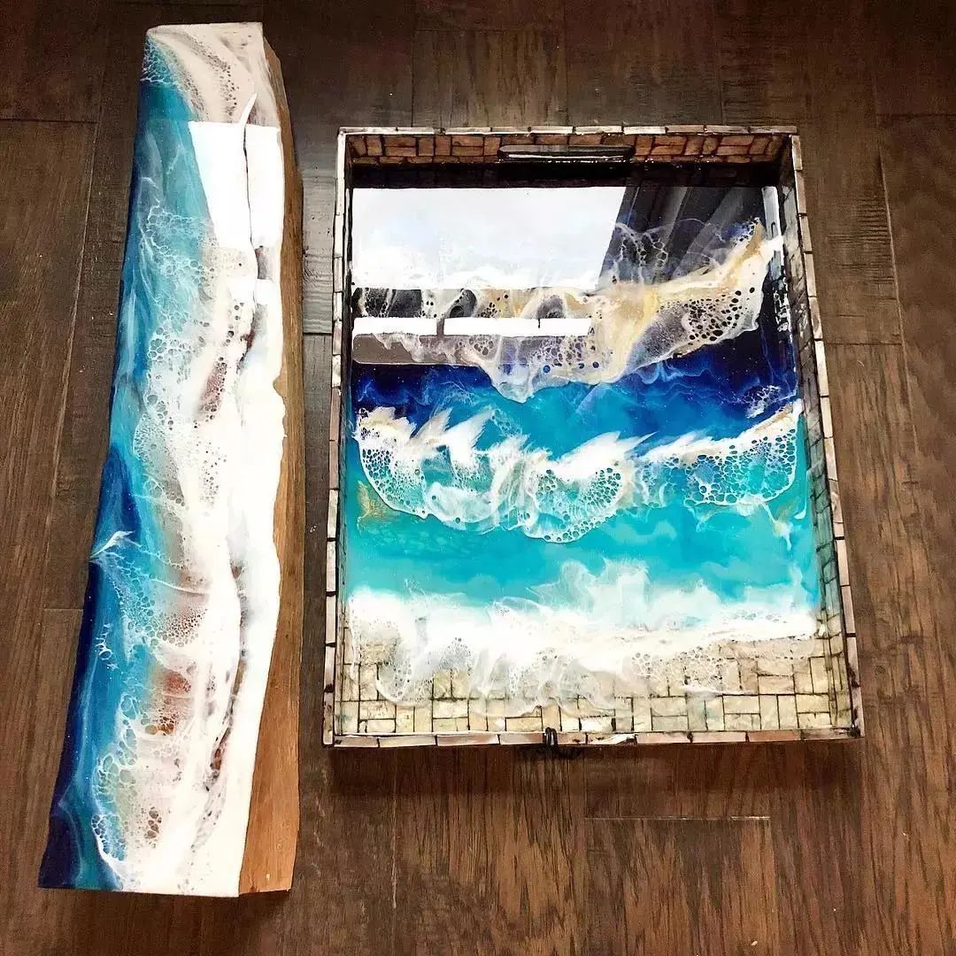 流動性$從沒學過美術的她,用簡單粗暴技法畫畫,讓她成為了百萬富豪