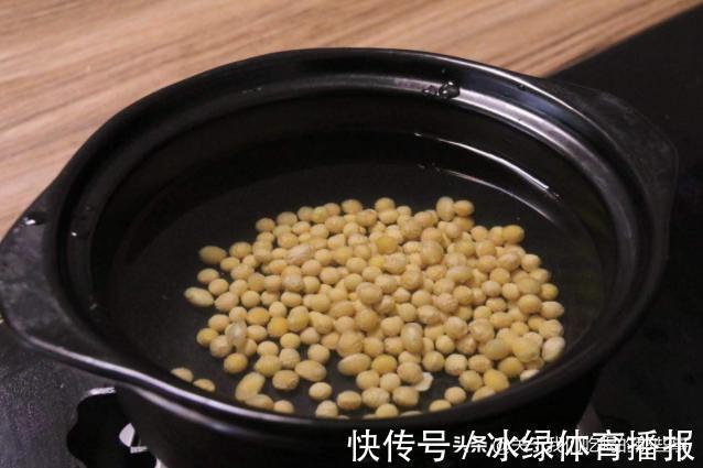 破壁机|自制豆浆,豆子泡后别直接打,先做1步,豆浆细腻无渣,香浓顺滑