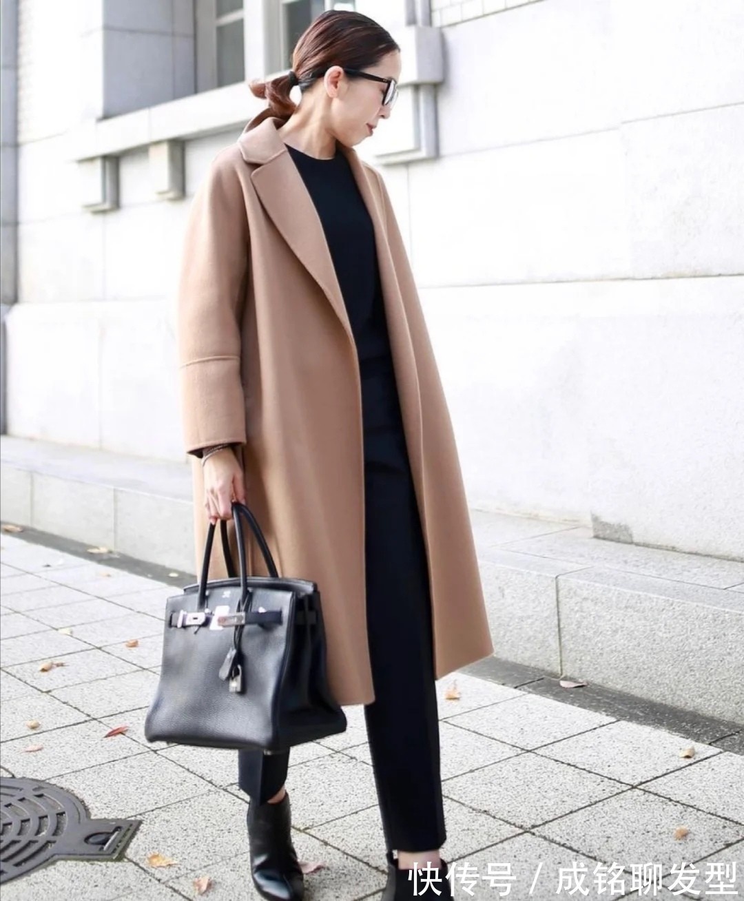 知性优雅 50岁女性怎么穿知性优雅?颜色要简、款式要精,搭配得体才更高级