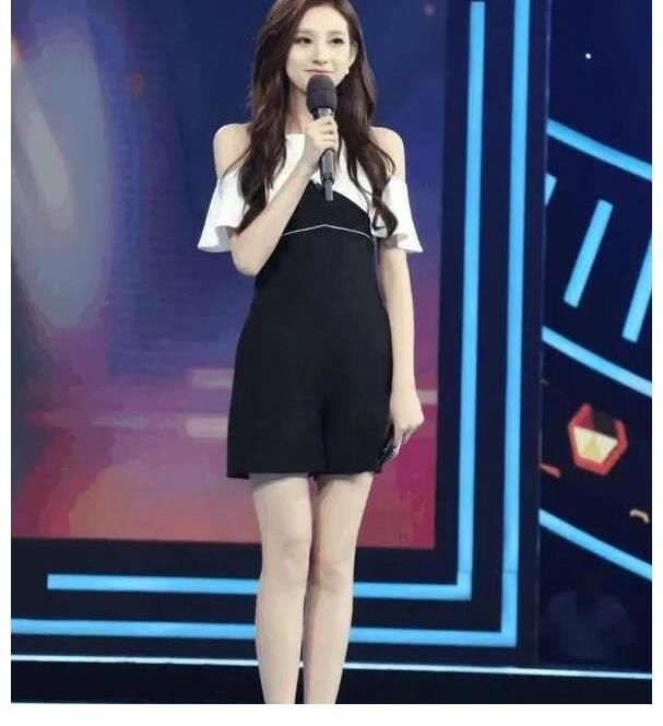 集萬千寵愛于一身的馬凡舒，她是央視五套的主持人，也是顏值擔當