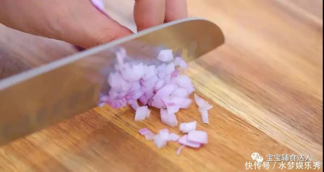 好吃|天天吃鸡蛋,这种做法第一次见,简单营养又好吃,孩子吃不够