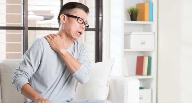 肩部反复疼痛,别大意!警惕大病来临,特别是5个信号出现