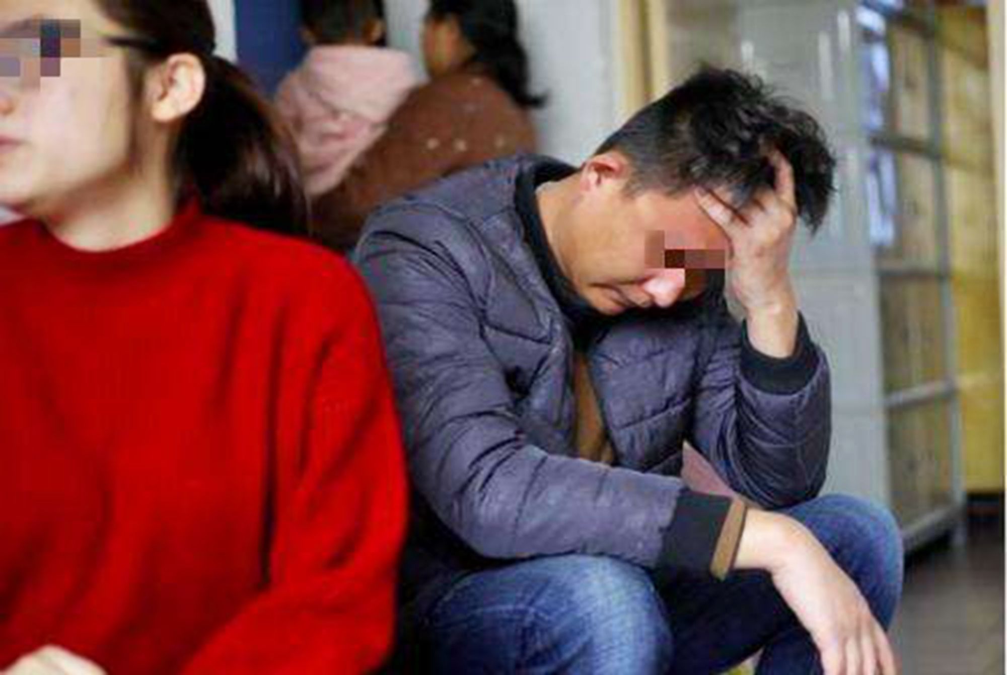 一团糟|“后悔让二胎随我姓”二胎妈妈深夜的一条朋友圈,引发过来人共鸣