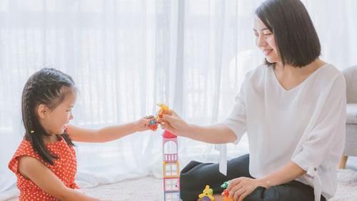 从小经常被父母吼和从没被吼的孩子，上了小学才知道差别这么大