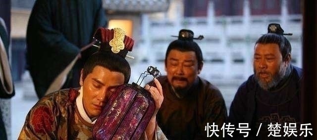 状元$知县想要教训神童,于是出了上联,神童不仅对出下联还反出一上联