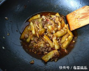 大厨教你正确做“鱼香茄子”，不用油炸，营养美味，好吃又下饭！
