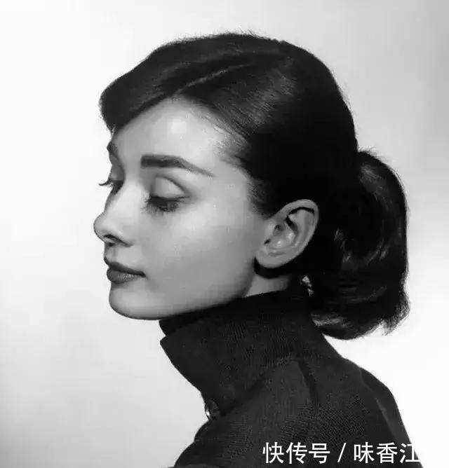 今年最火高领毛衣+大衣，才是秋冬绝配！