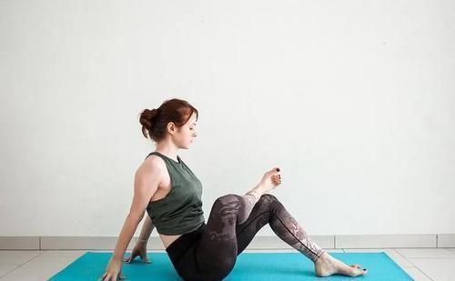 膝盖|练瑜伽，为什么建议女性多练开髋体式