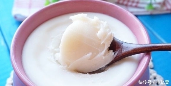 熬猪油别只加水,放点“它”猪油雪白香浓,放2年也不坏
