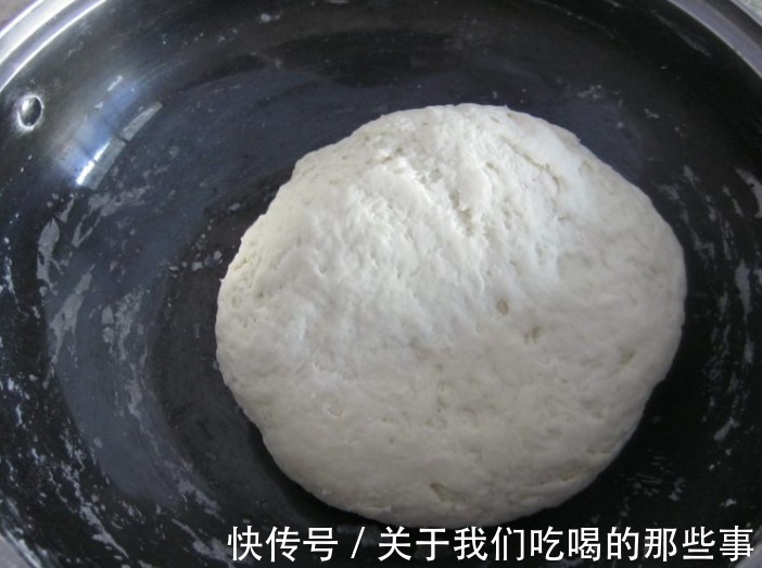 白菜做馅别用盐腌，饺子馆老板教你1招，不出水还鲜香，鲜嫩多汁
